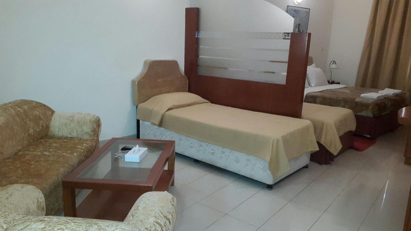 Al Raein Homes Apartamento *